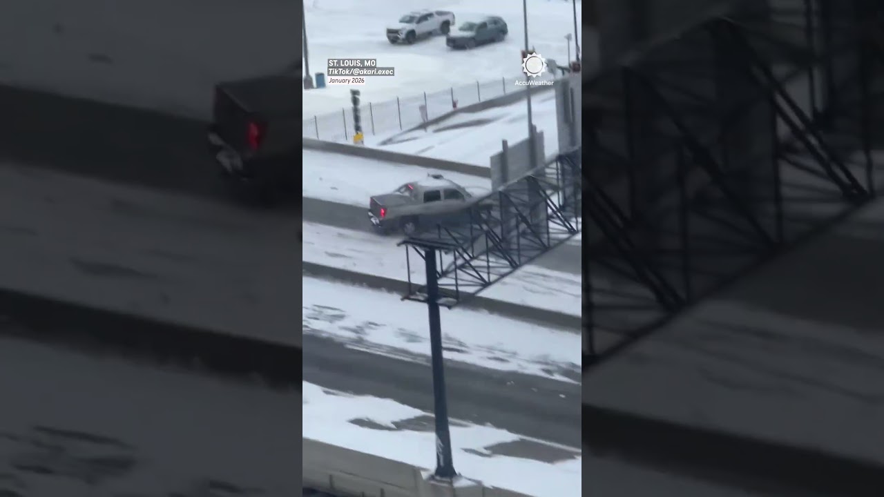 Multiple Cars Crash on Snowy Saint Louis Bridge