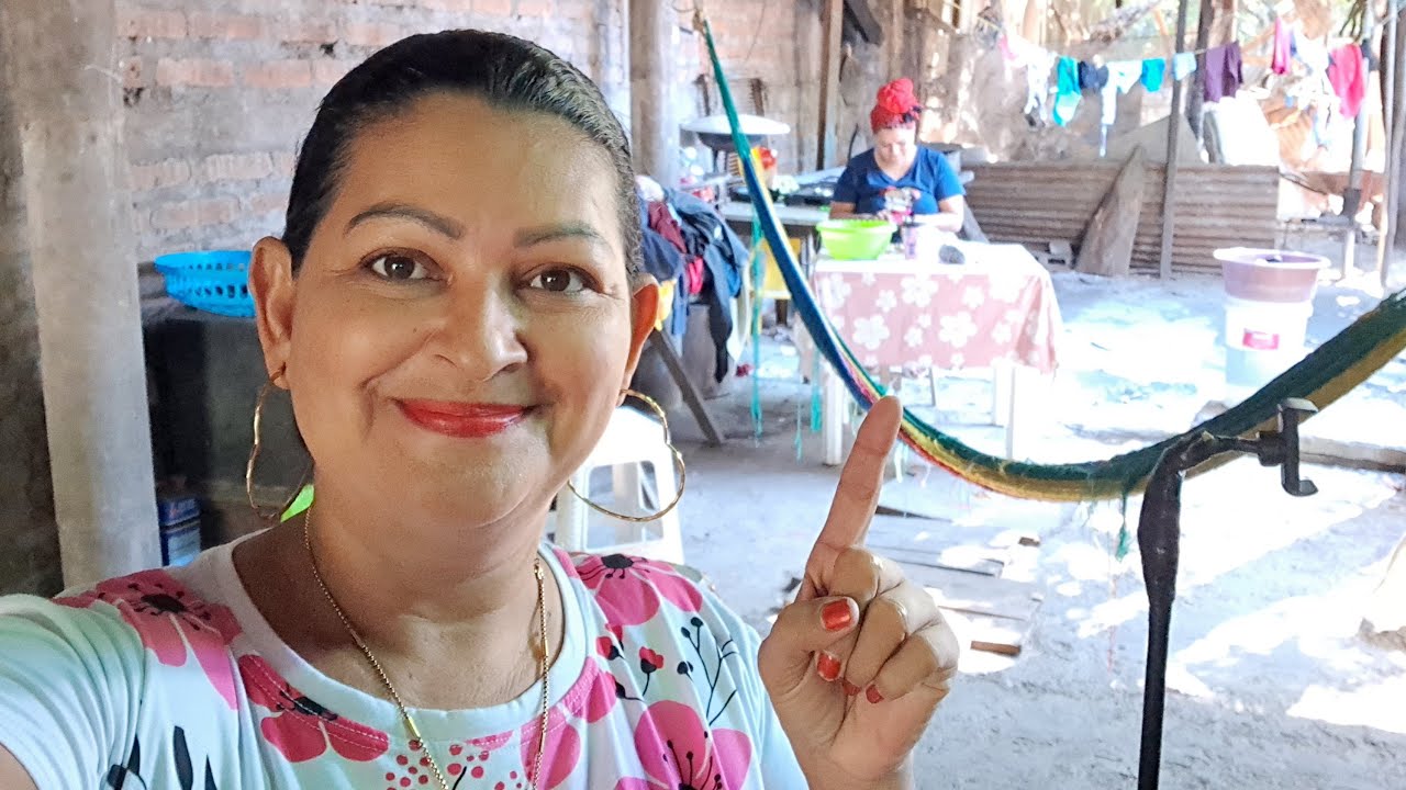 vamos a platicar un rato mientras preparo el repollo para los pasteles y tacos