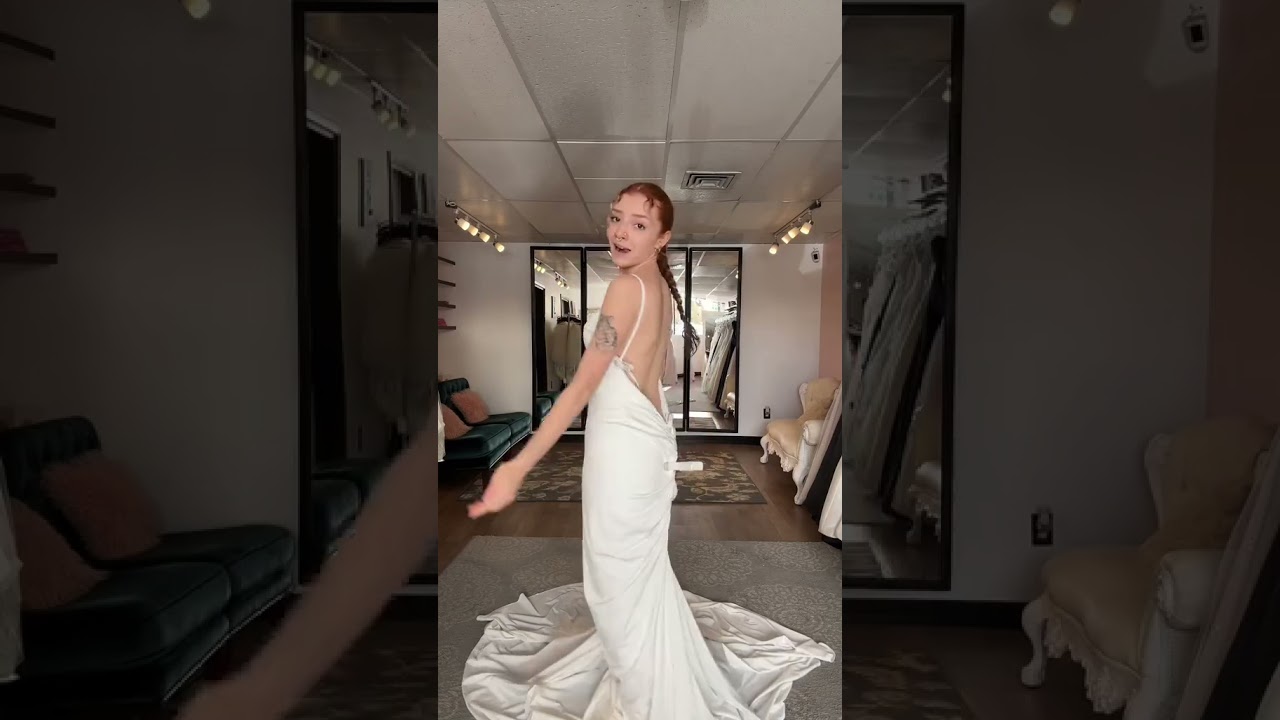 These low back wedding dresses are LOW! 🌶️
