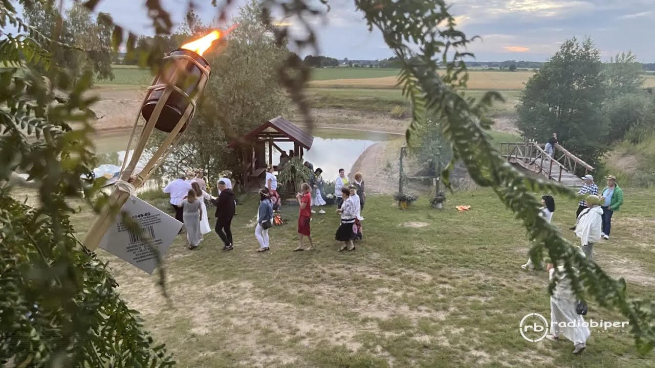Na Noc Kupały zaprosiła na swoją posesję sołtys Władysławowa Henryka Bonik