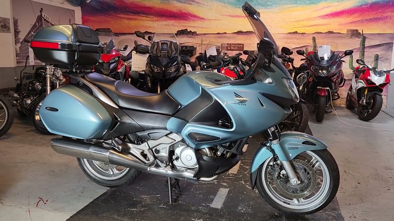 Honda NT700 ,Deauville talkaround and start up of this fantastic machine
