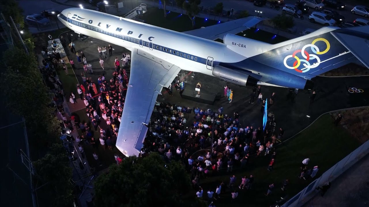 Τελετή εγκαινίων της πλατείας Ολυμπιακής Αεροπορίας όπου φιλοξενεί το Mount Olympus Boeing 727-200