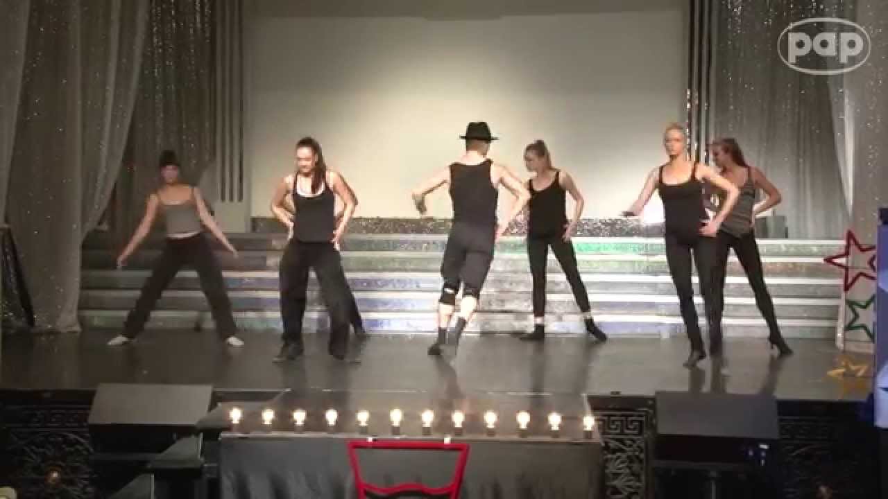 Świat tancerek rewiowych Teatru Sabat