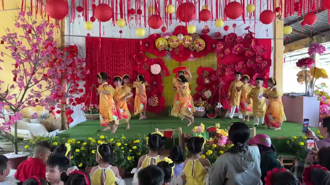 Tết bình an các bé lớp lá 2