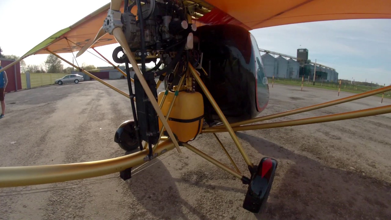 Літак Tucano Ferrari