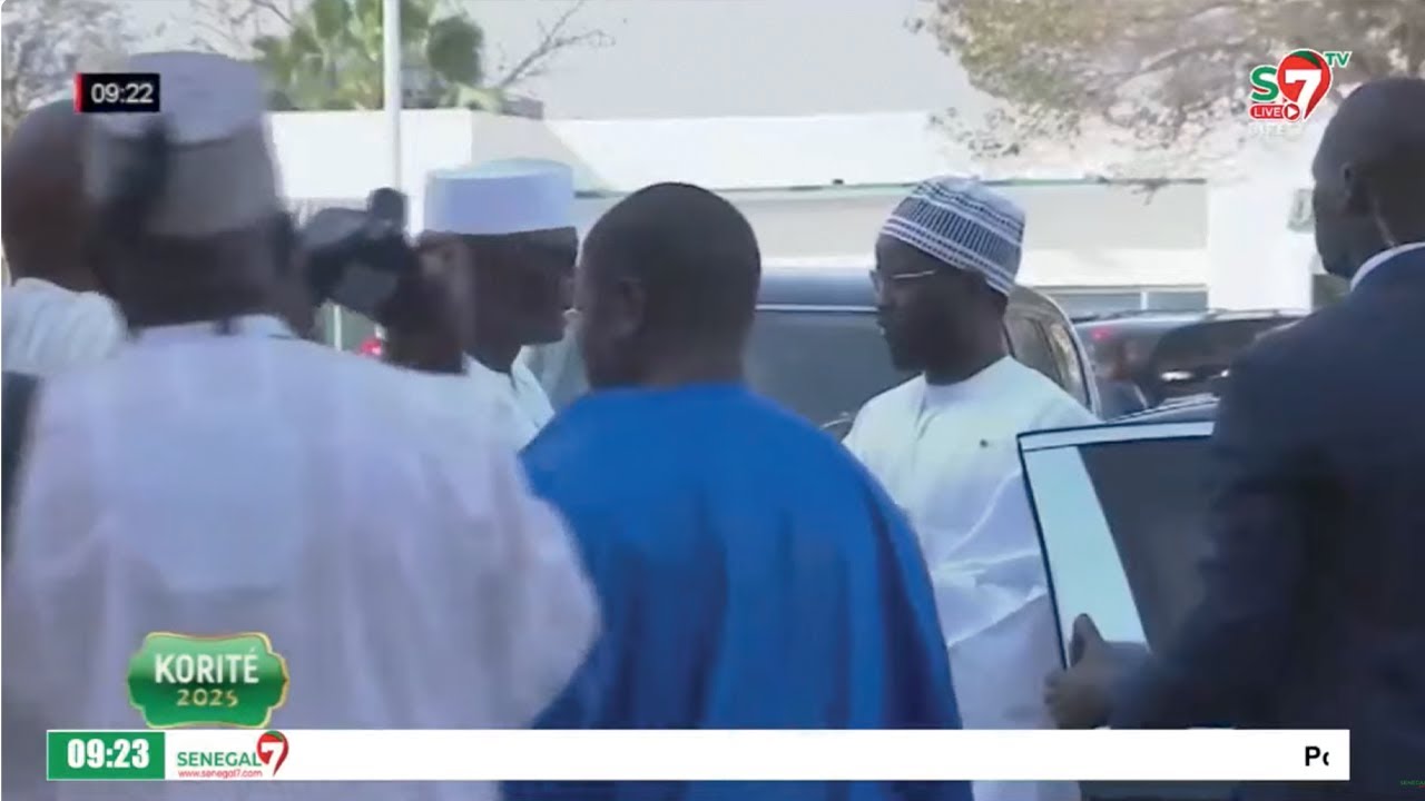Korité 2025 - Grande mosquée: l'arrivée du PR Bassirou Diomaye Faye en mode Serigne Bassirou