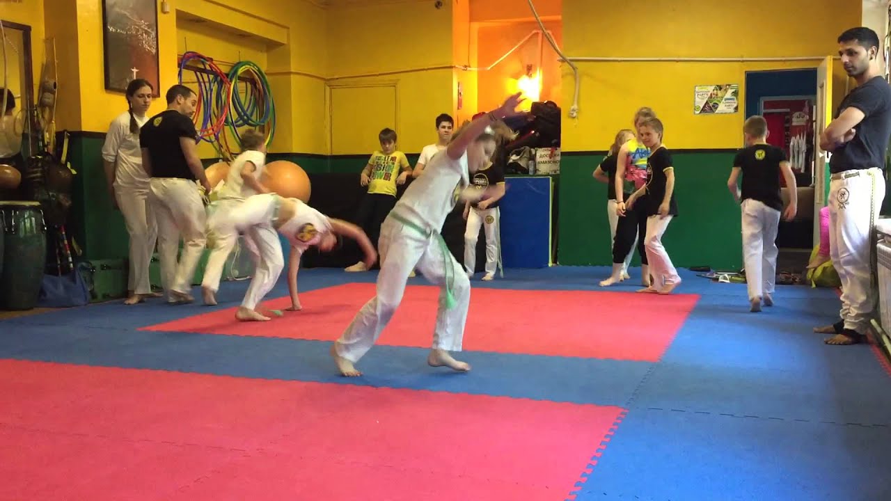 Kids capoeira class. Mestre Cueca
