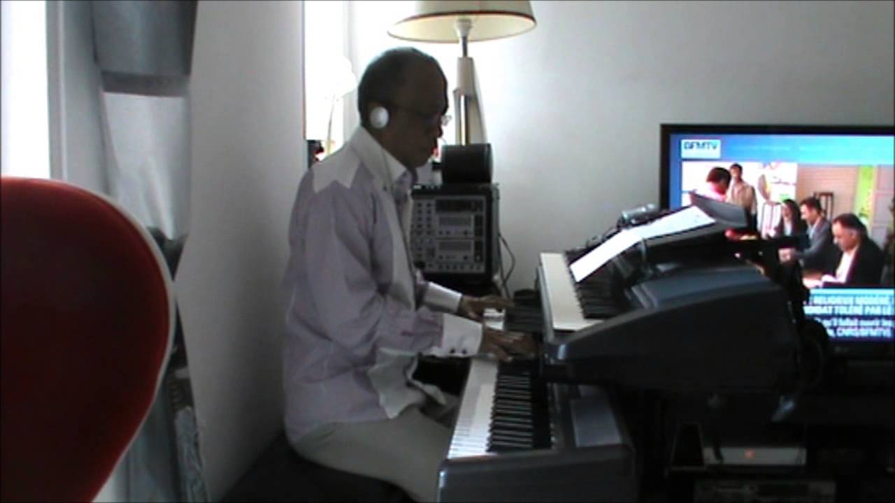 COMMUNION de Caleb SIMPER by Sammy RAKOTOARIMALALA au piano