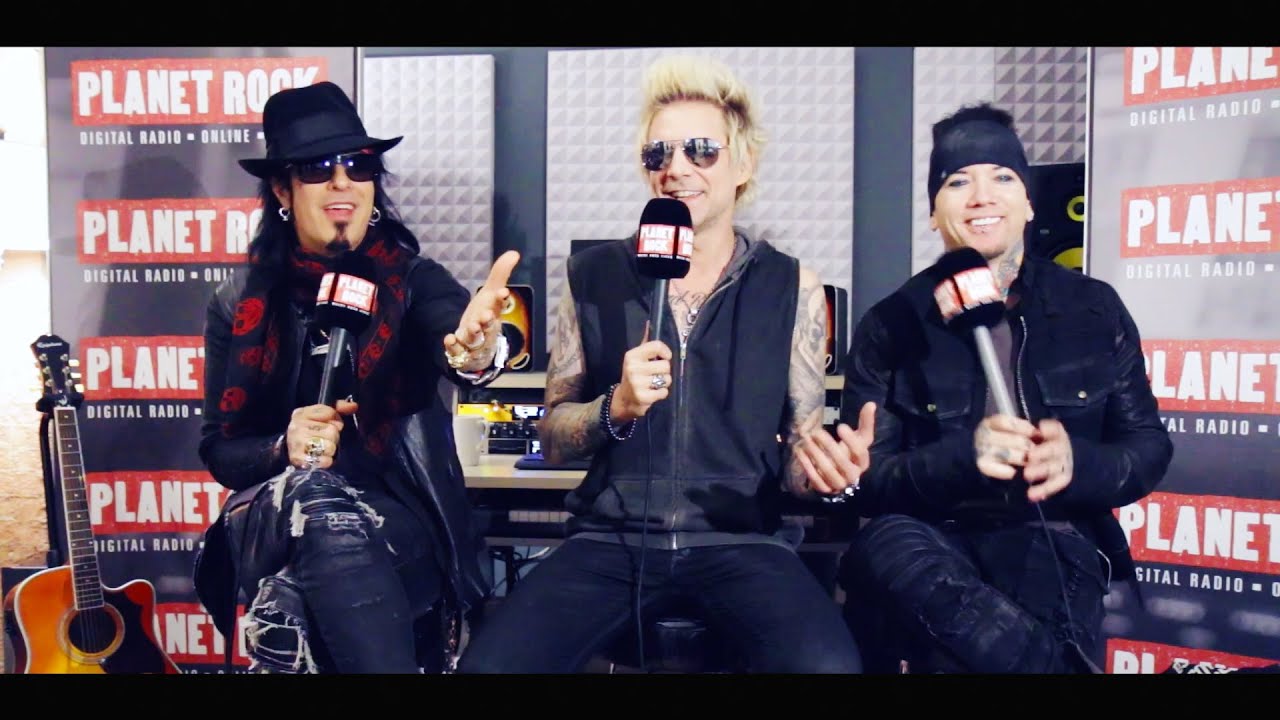 Sixx:A.M. answer your questions!