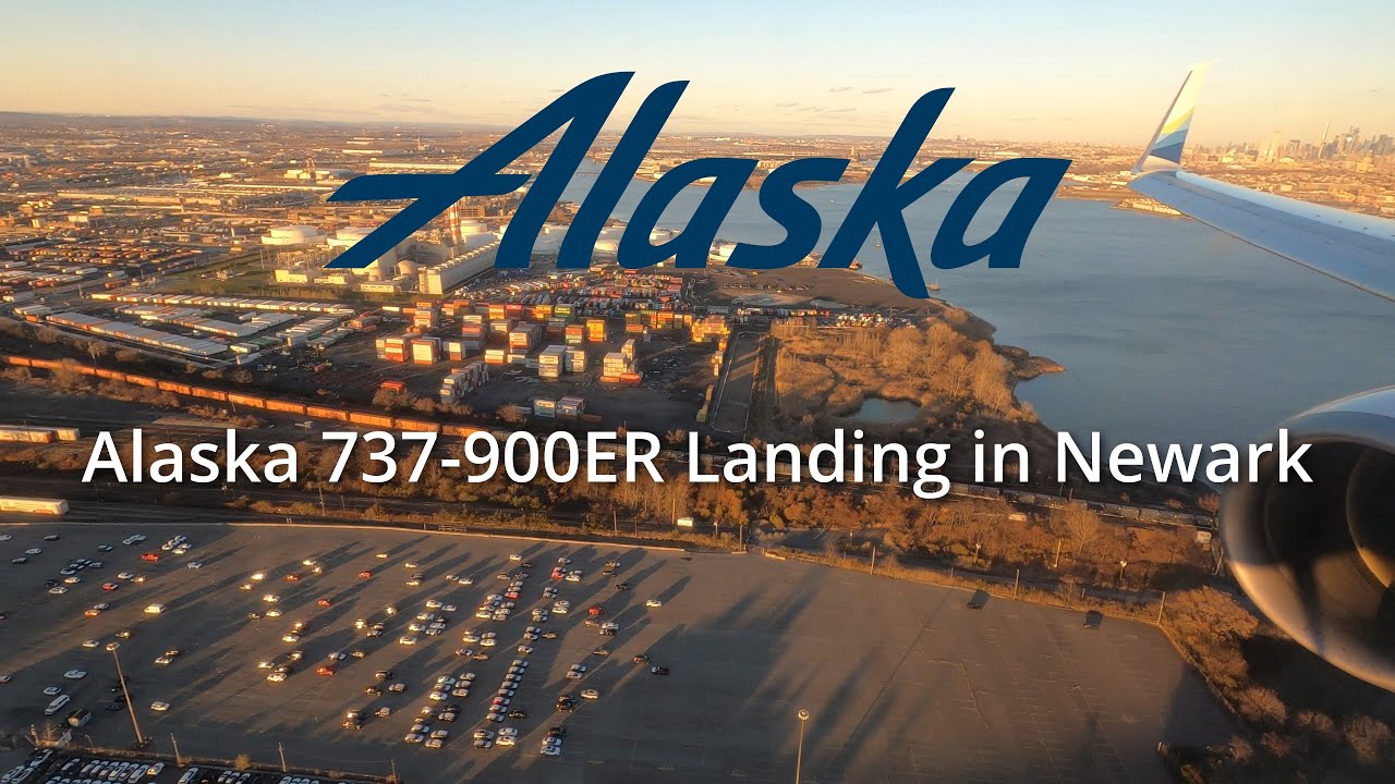 Alaska 737-900ER short runway landing in Newark (EWR)