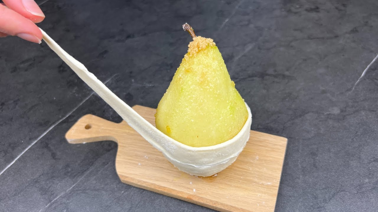Этот десертный трюк используют🧑🏻 🍳известные шеф-повара Грушевый десерт 🍐с клубничным соусом🍓