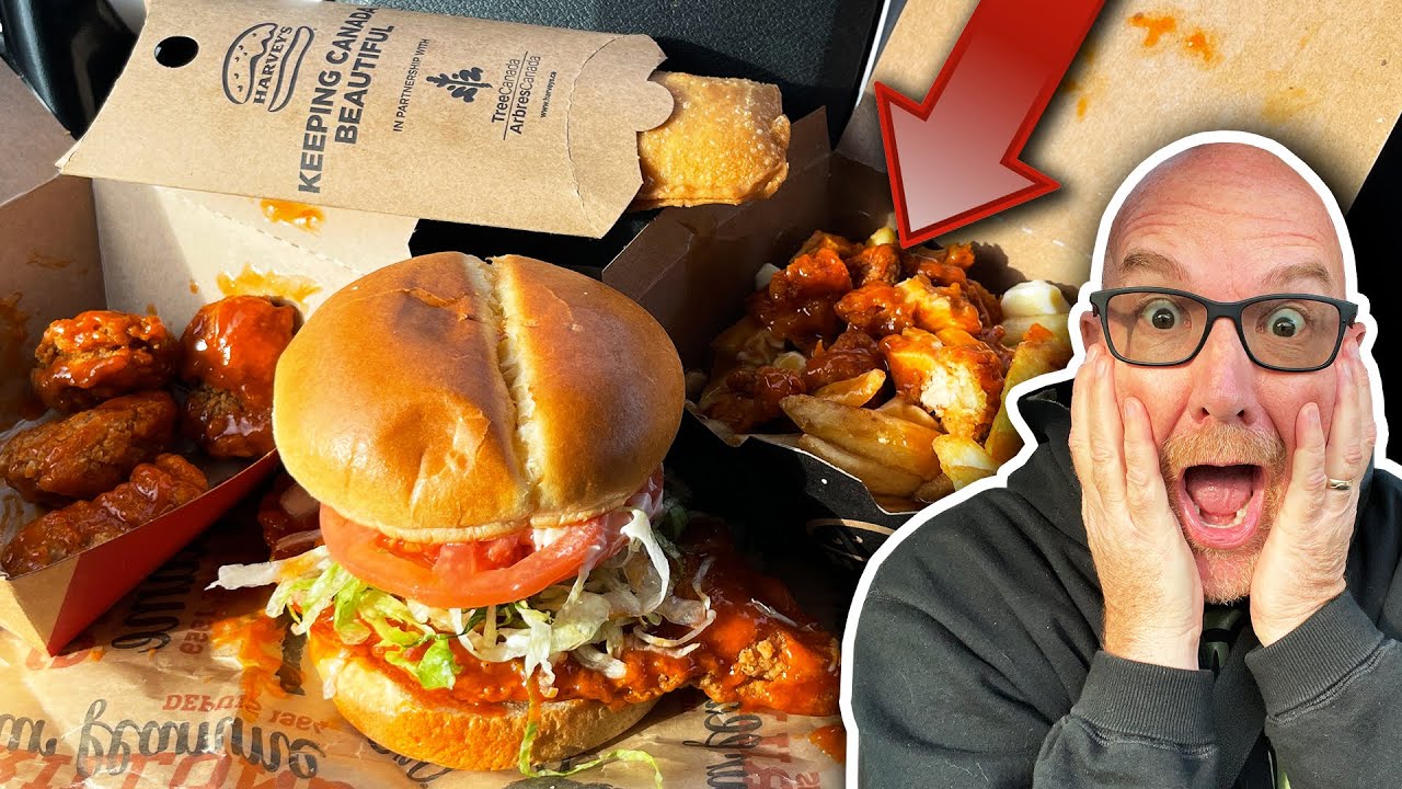 Buffalo Chicken Poutine, Nuggets & Sandwich + Chocolate Marshmallow Pie #Harveys