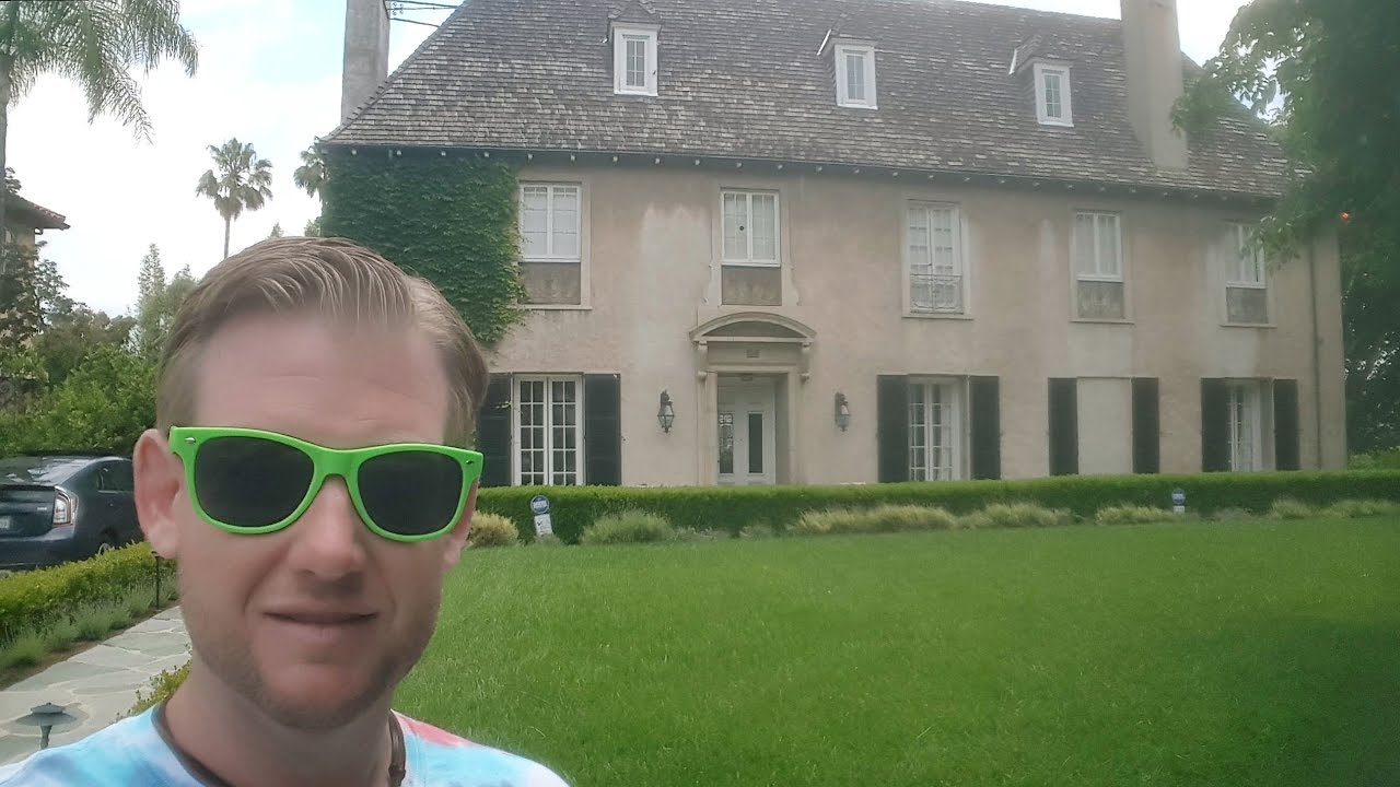 PRETTY IN PINK Filming Locations | STEFF's House / HUSTLER Handprints