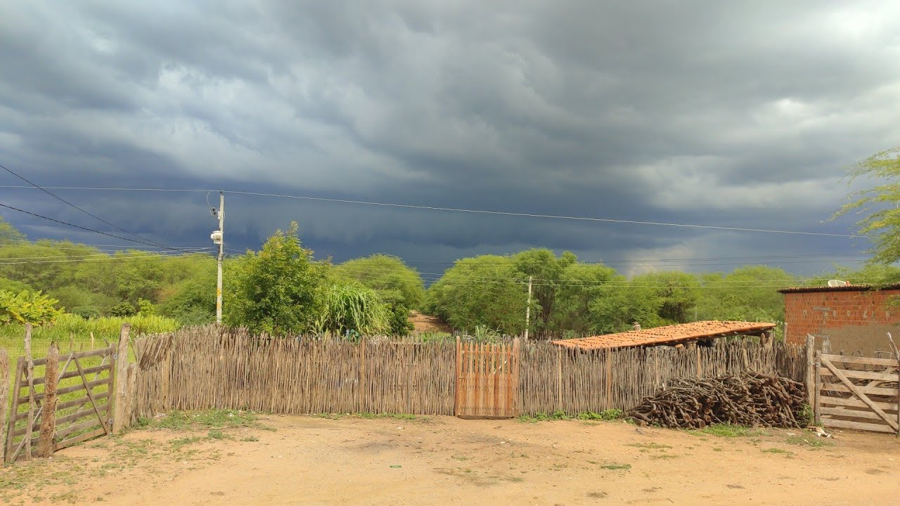 CHUVA BOA E PAISAGEM LINDA NO SERTÃO NORDESTINO.