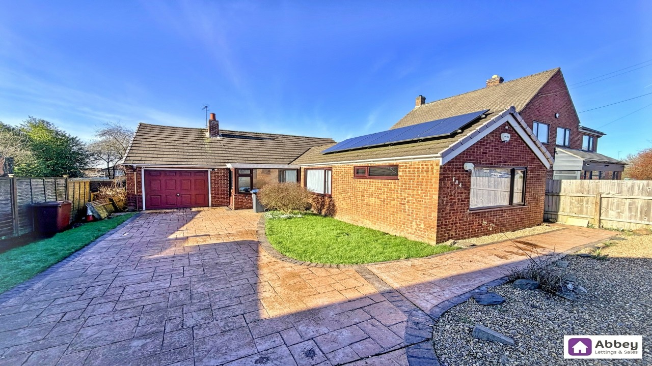 Spacious 3-bed detached bungalow with easy M1 access. Move-in ready, ideal for families: FOR SALE