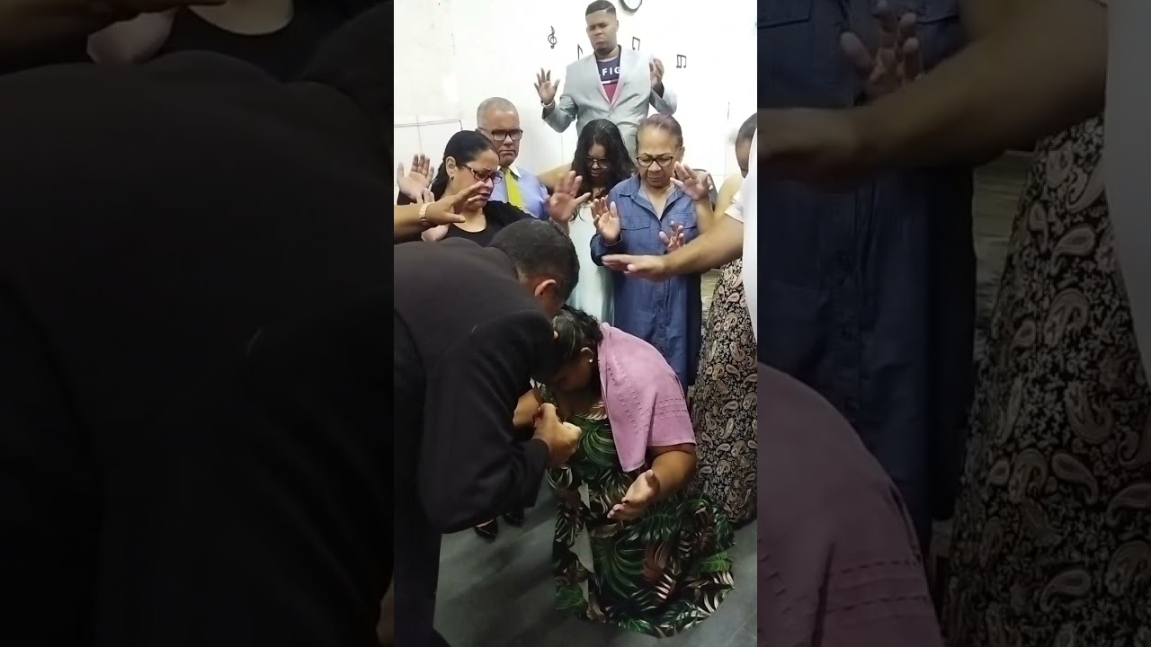 domingo o último culto de Santa ceia culto com a família teve  consagração pastorial
