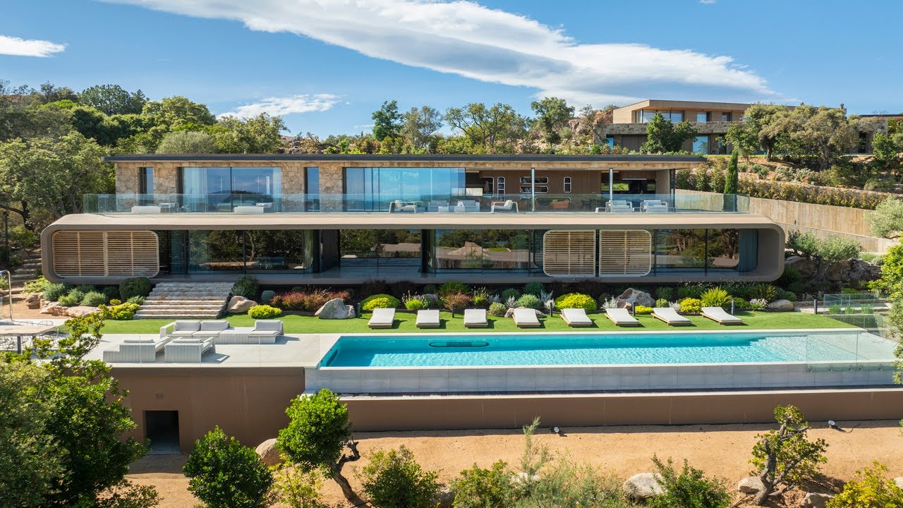 RL372 - Villa de prestige à la location sur les hauteurs du Domaine d'Arinella