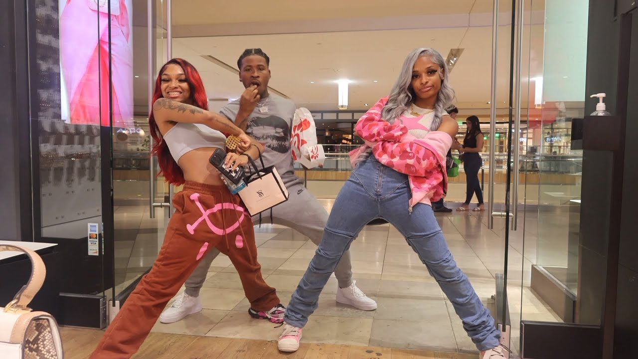 Homecoming shopping with the bopbops🥳
