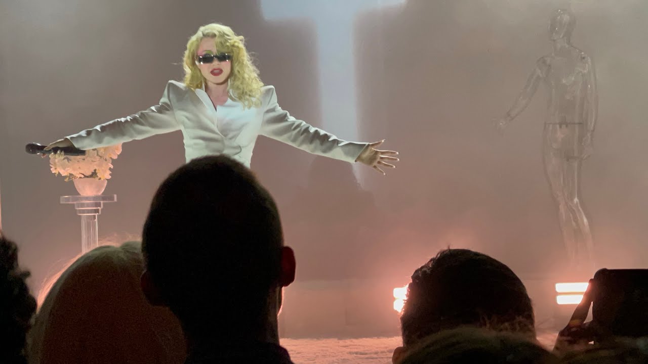 Slayyyter - Out of Time (live show opening)