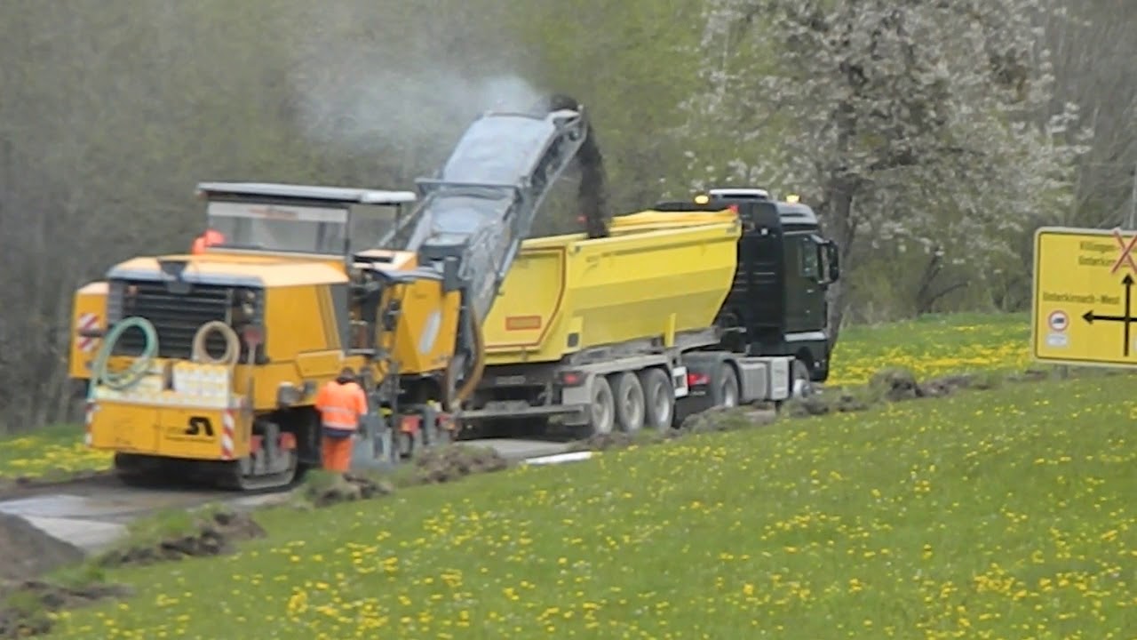 Wirtgen Kaltfräse W250 bei der Arbeit / at work 2
