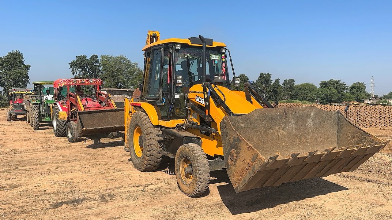 JCB 3dx Xpert Machine and Mahindra Arjun 605 Loader Loading Mud Tractor&rsquo;s | Mahindra | Sonalika 