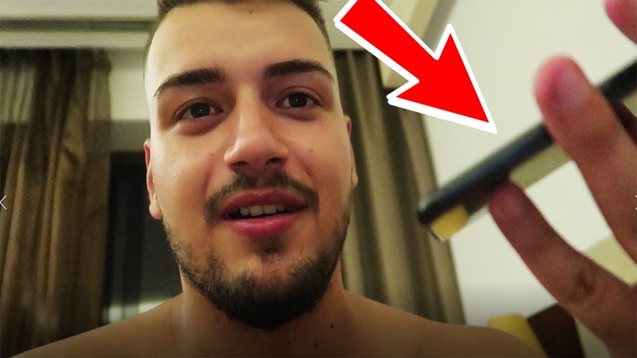 AM LUAT BACUL SI AM SUNAT-O PE MAMA