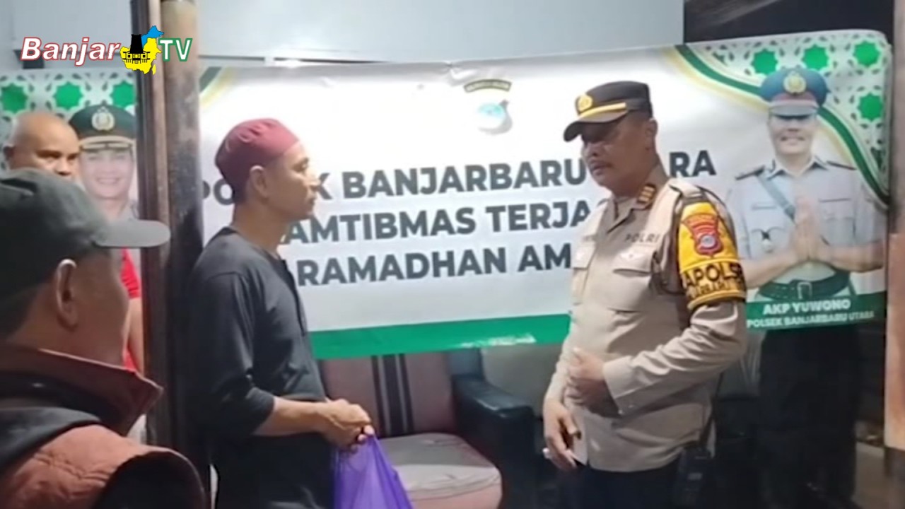POLSEK BANJARBARU UTARA MENYAPA DAN BERBAGI MAKANAN SAHUR