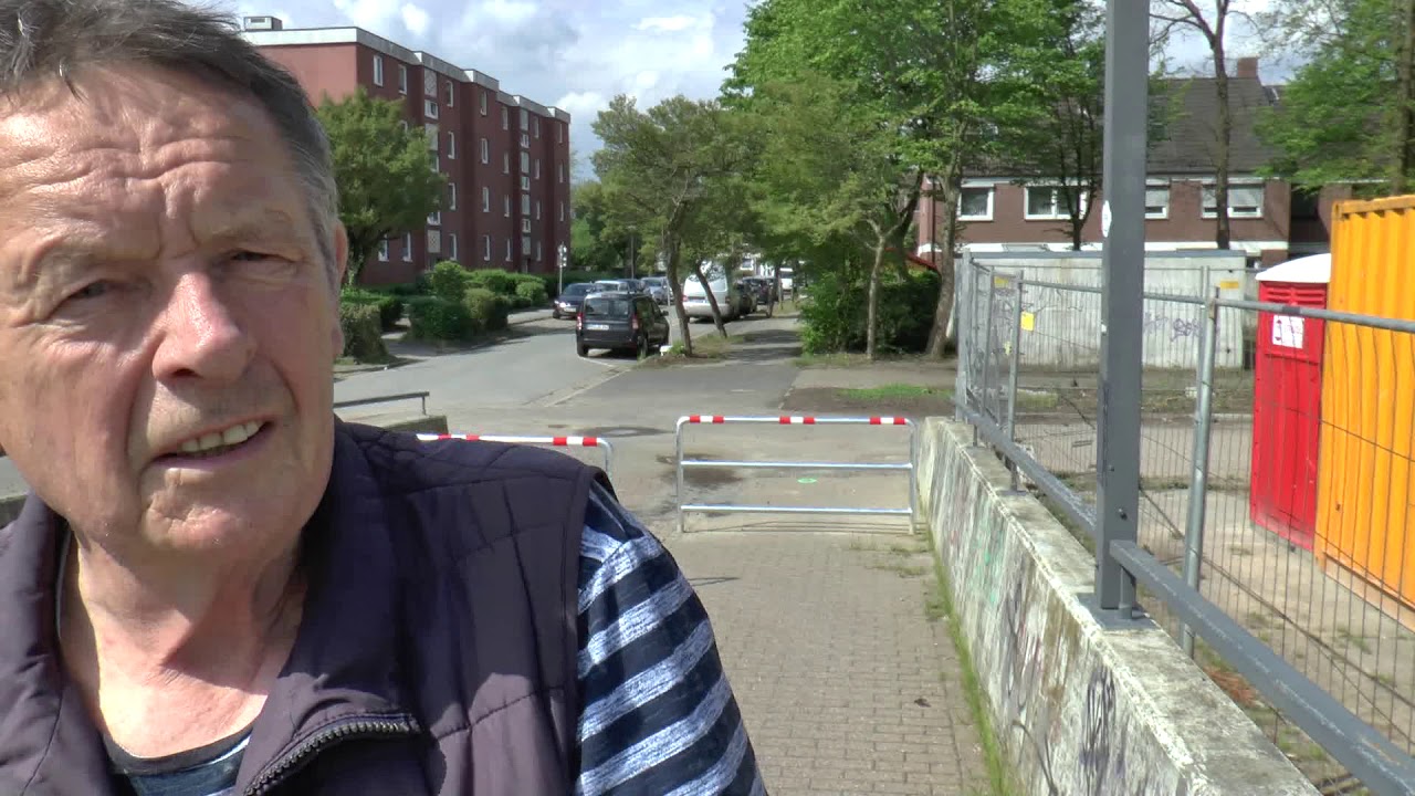 Realer Irrsinn : Radfahrer- Behinderungsgitter in Bremen Arsten