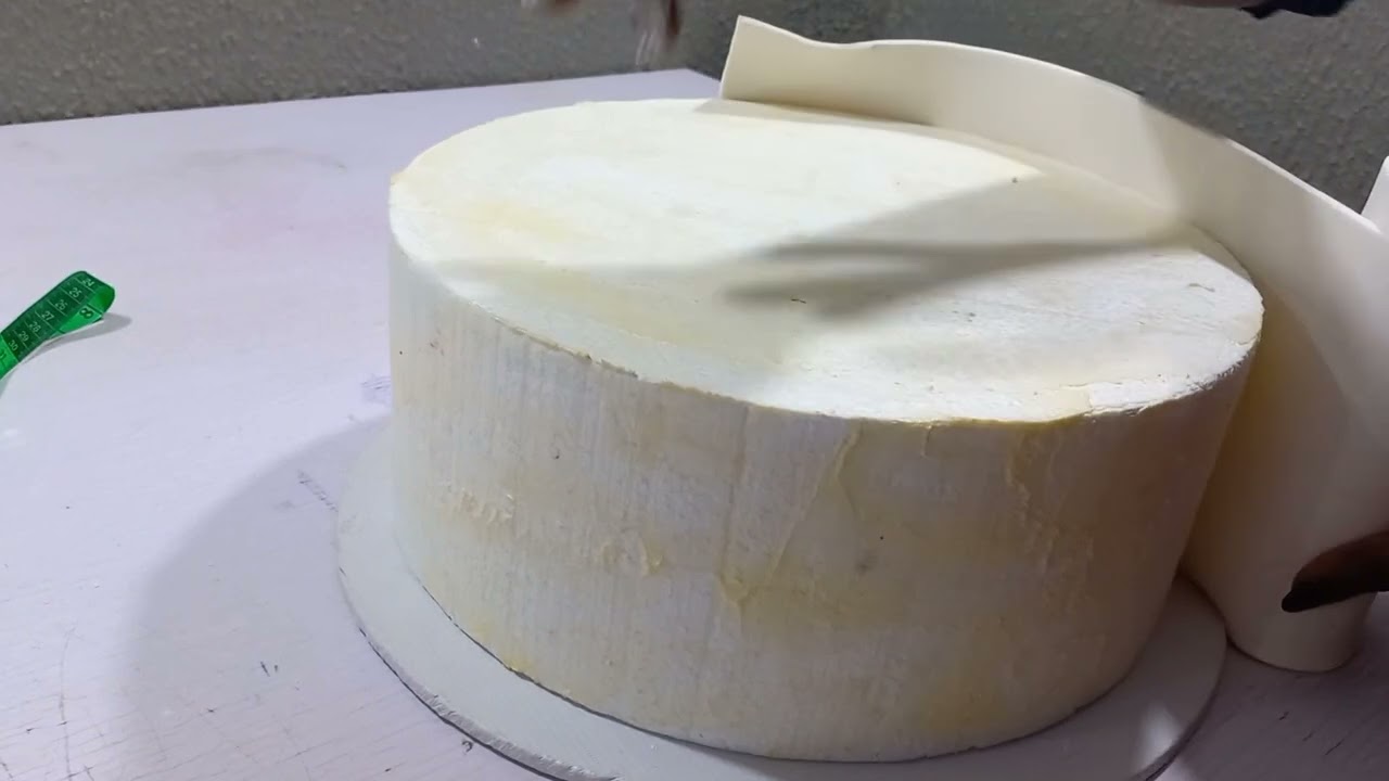 How to cover a dummy in fondant