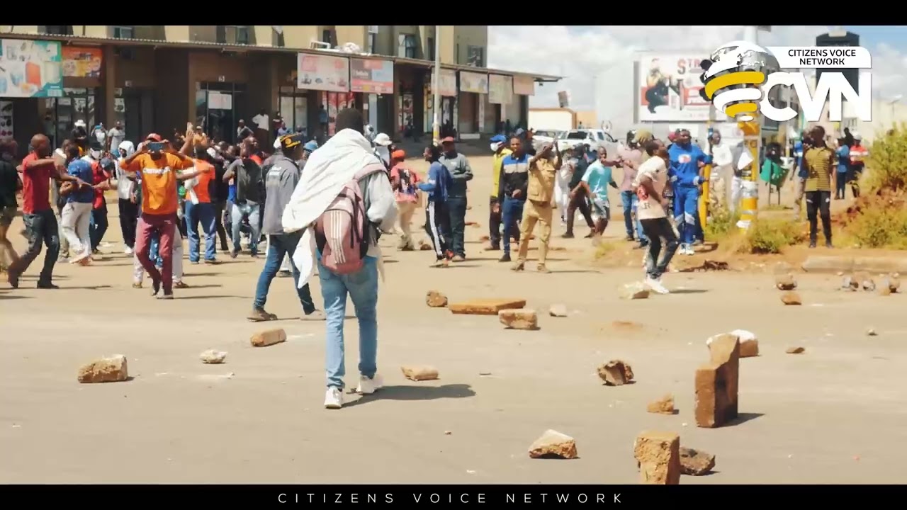 Protesters barricading Roads in Harare
