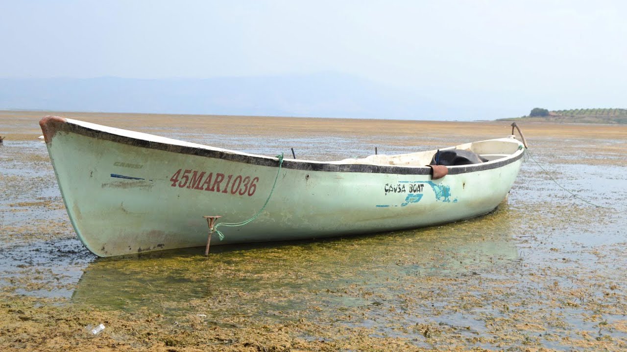 Marmara Gölü'nde su seviyesi sıfırlandı, balıkçılık durdu