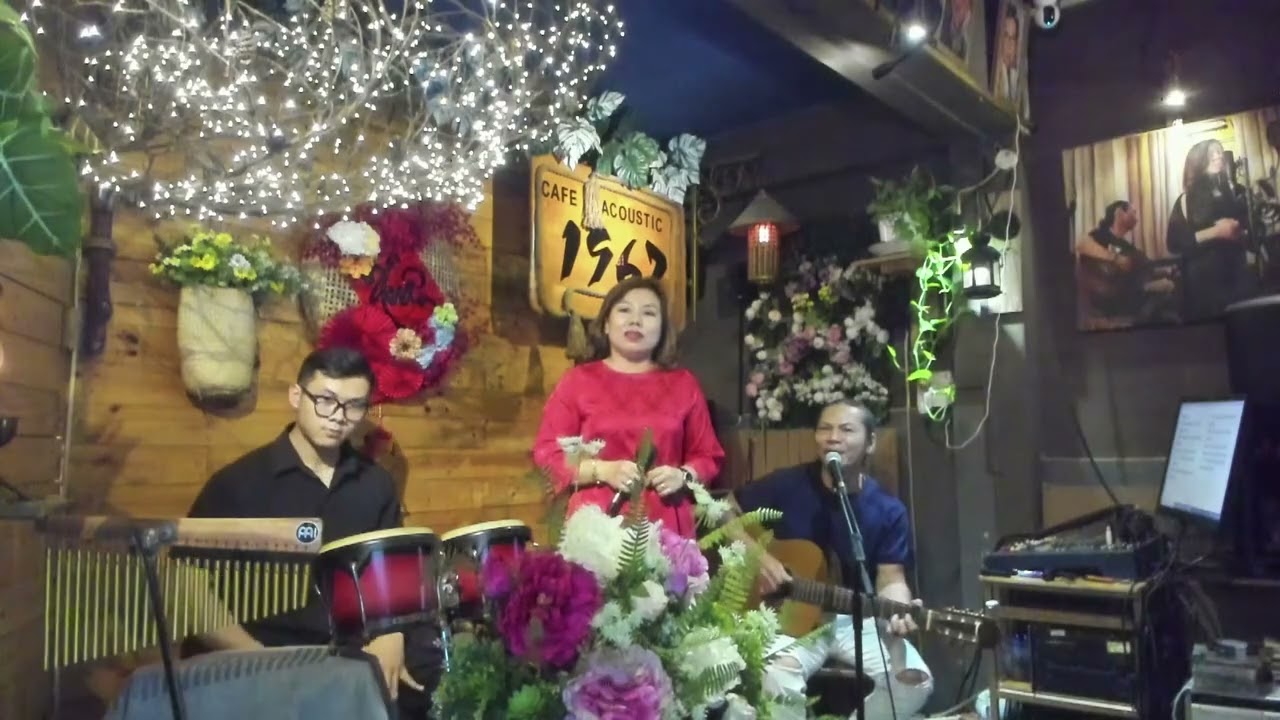 Ca khúc:Mùa Xuân Đầu Tiên.Sáng Tác:Tuấn Khanh.Trình bày:Em Thơ và Guitar:Nguyên Phát.