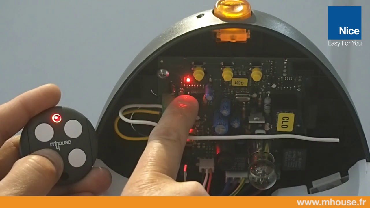 3. Programmer une télécommande en mode 1 sur une motorisation pour porte de garage Mhouse GD0C