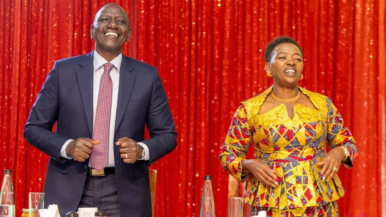 President Ruto and Rachel Ruto break into dances as Crossover Kesha songs get sweet in Kisii!!