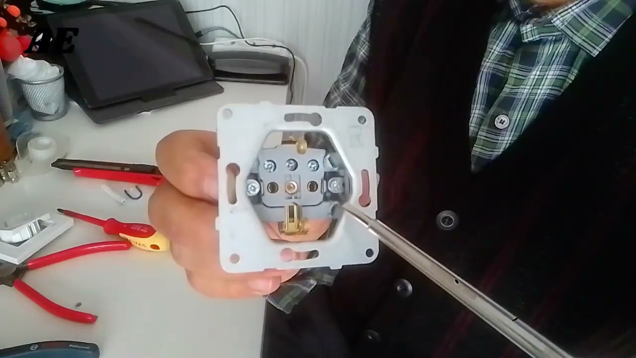 Elektrik kablosu 3×2.5 nasıl bağlanır topraklama.nötr.faz hazırlayan Adnan Eroğlu 
