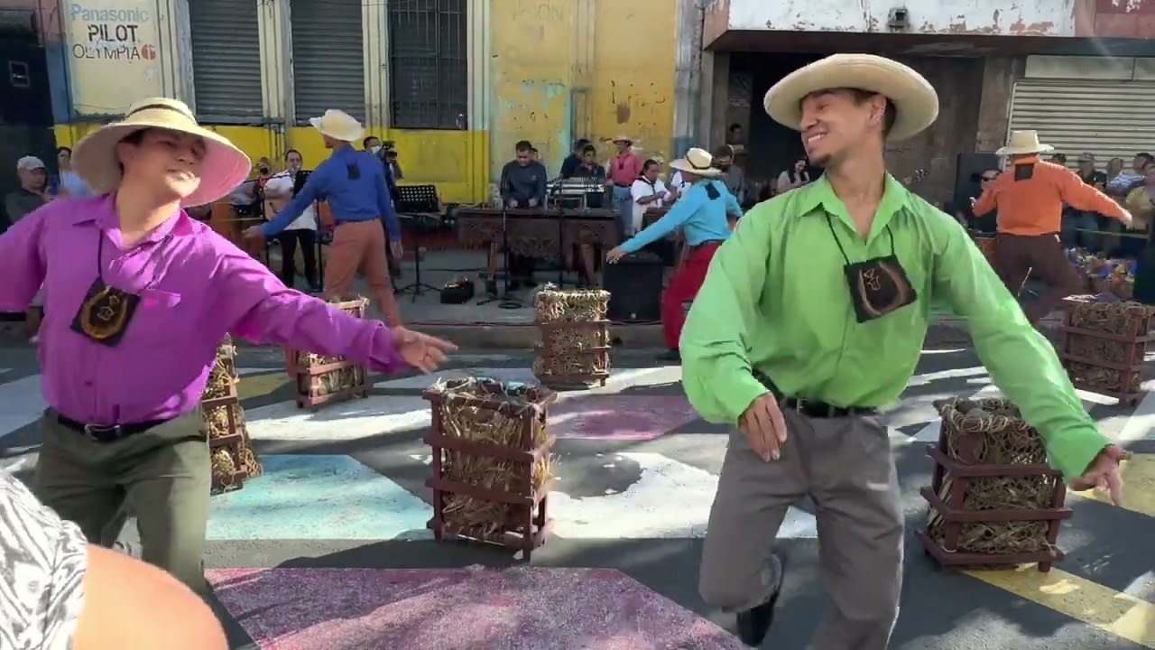 Ballet folclórico nacional de El Salvador 2023