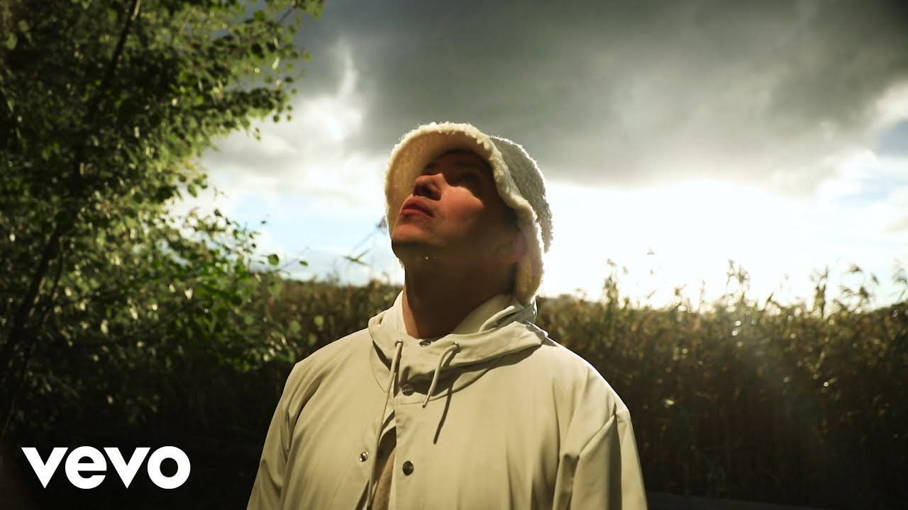 Nopsajalka - Sadepilvessä