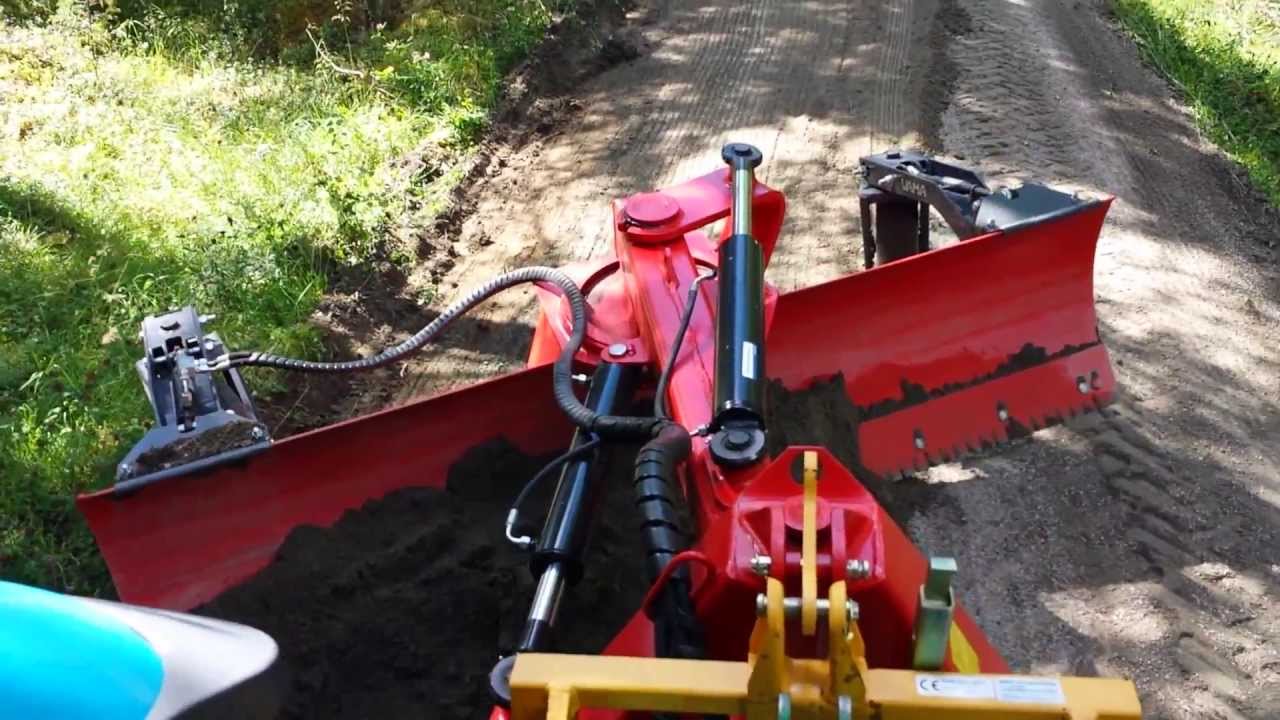 H&oslash;vling av grusveg med Vama 300 JH2 skj&aelig;r