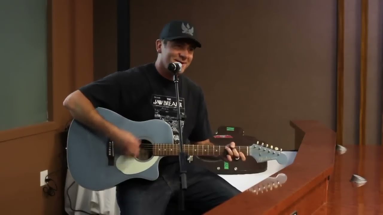 Jim Lindberg (Pennywise) - My Own Way (Acoustic)