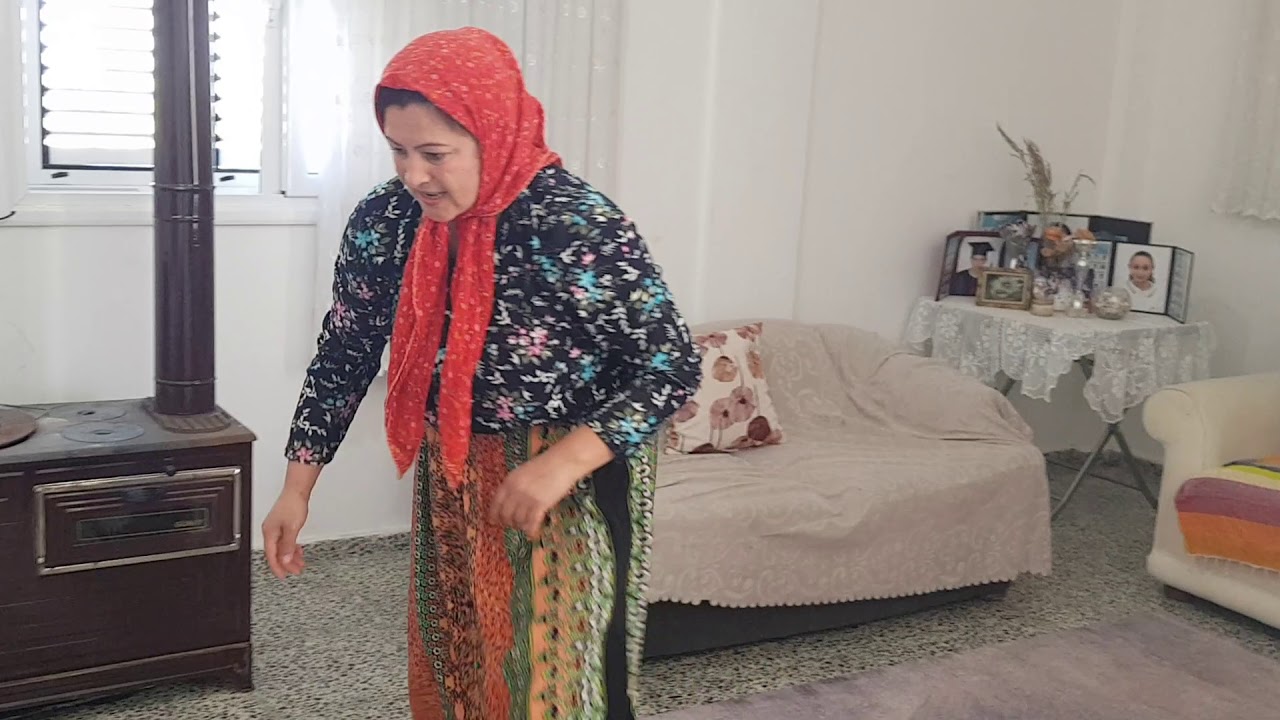 KADIN BÜTÜN ENERJİMİ ALDI GİTTİ SABAH SABAH