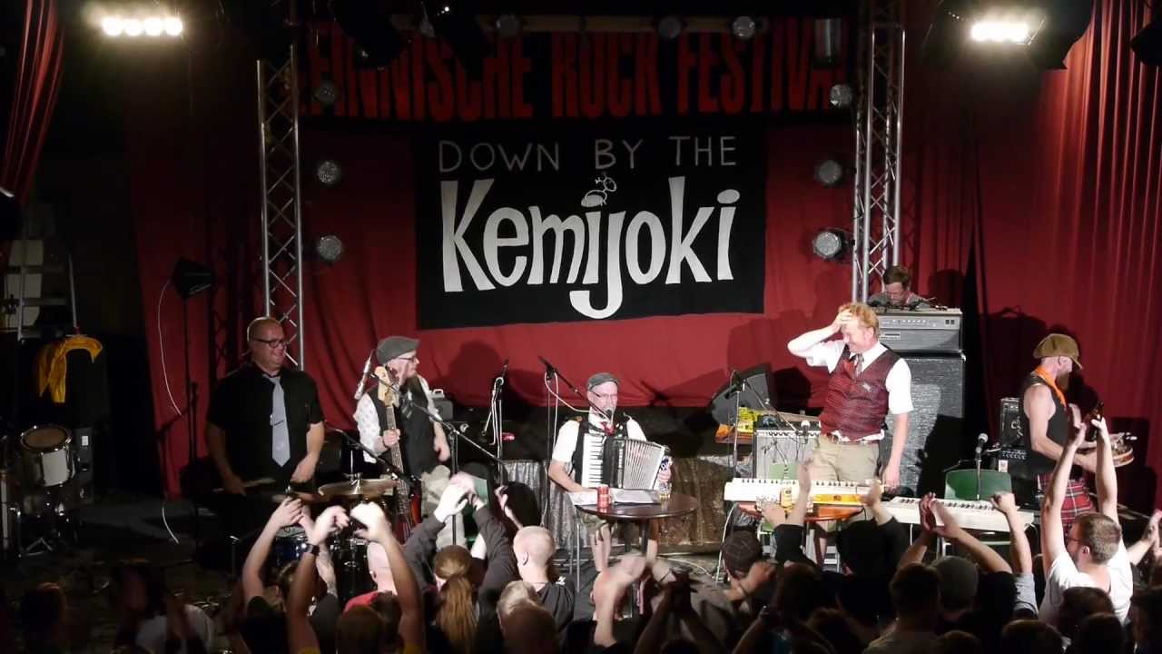 El&auml;kel&auml;iset - Kalma-Alma (Live &bull; Down by the Kemijoki 2012)