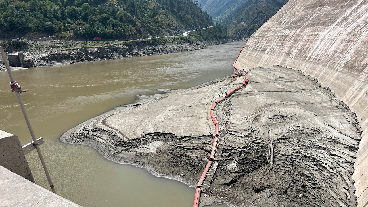 Experimental dam sediment flushing 2024