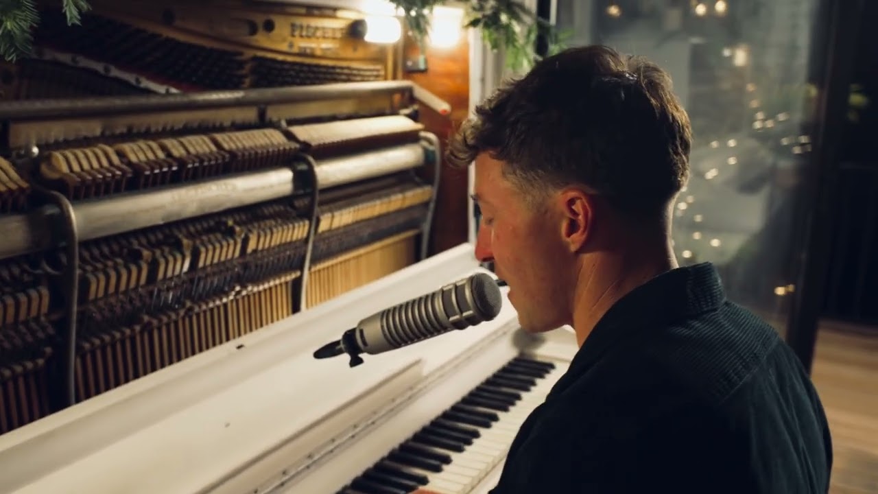 Grayson Kessenich - Silent Night (Heavenly Peace)