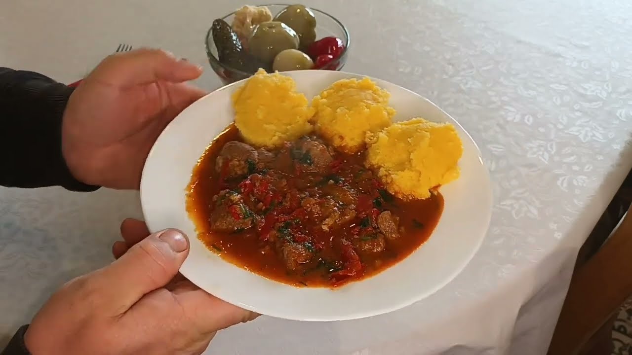 TOCANA DE BERBECUT CU MAMALIGUTA