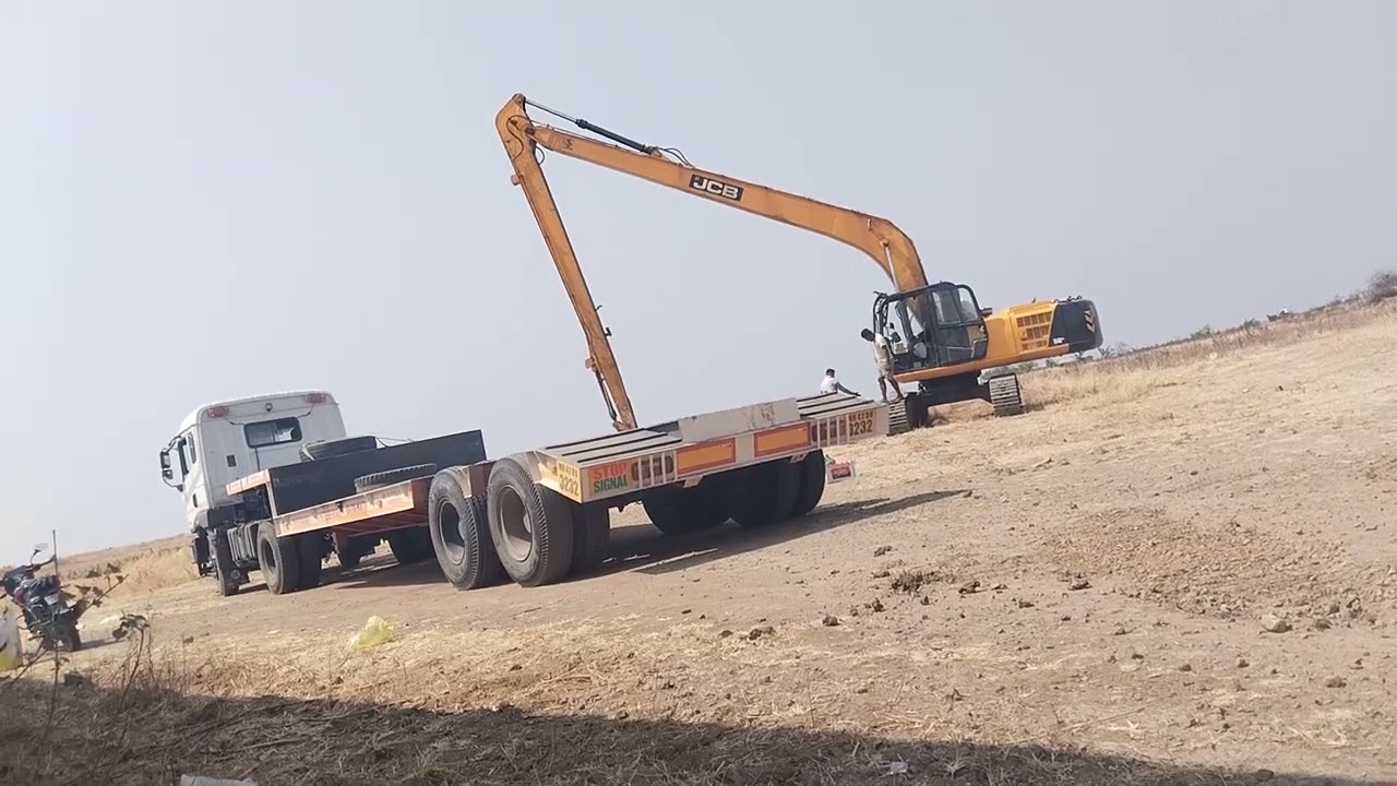 Excavation is being done with JCB.#youtubeshorts #youtube #shorts #youtuber #youtubechannel #reels 