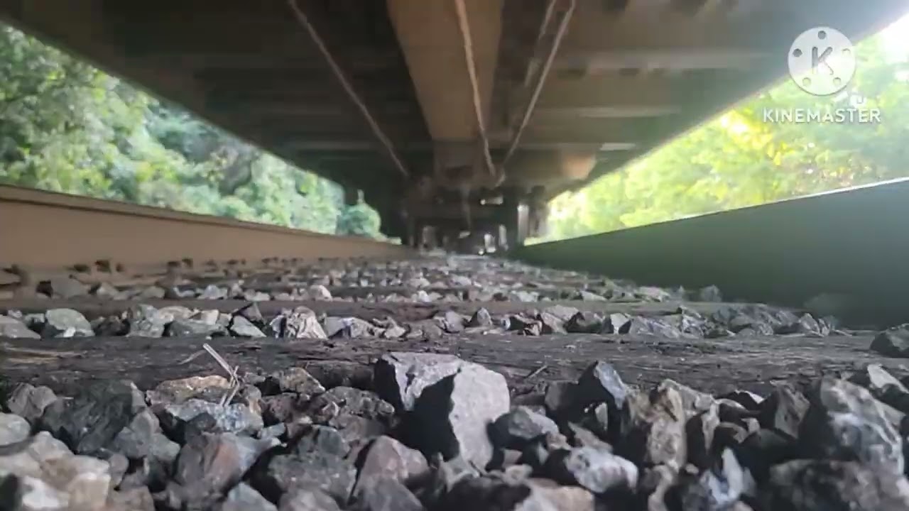 Train is 2 csx trains do you like train?