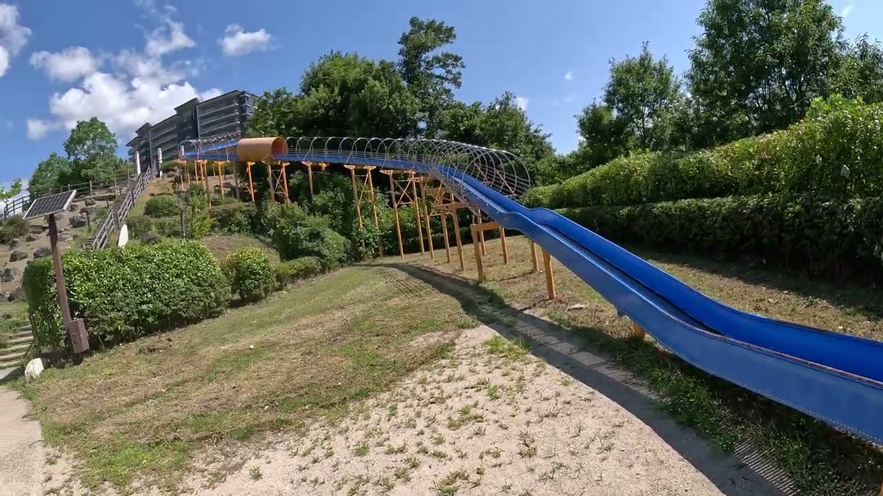 彩都西公園のすべり台を滑ってみた【綺麗で新しくて速い！】【すべおじ】【茨木市】