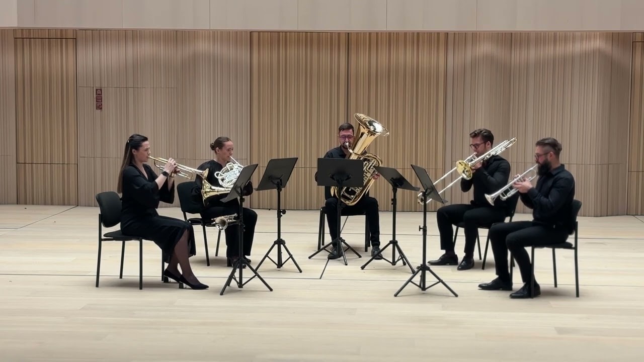 Amber Brass - Escape (Kevin McKee)