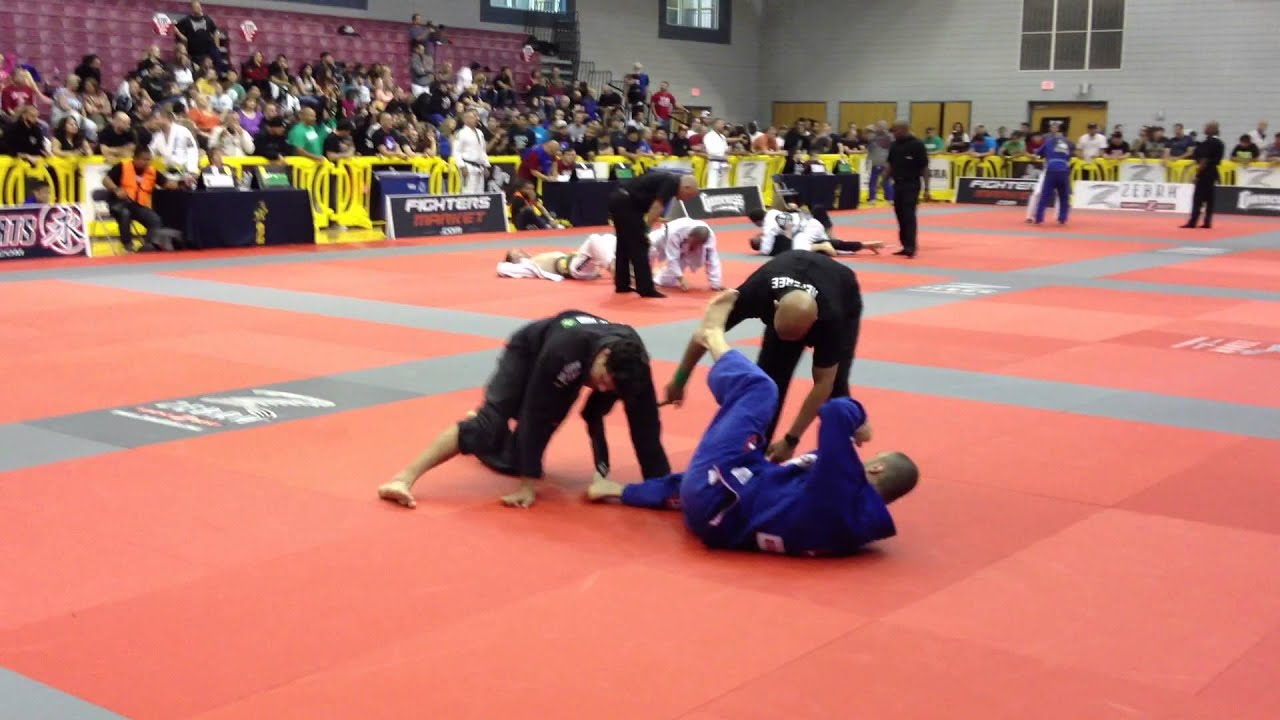Ulpiano Malachias (GB Westchase) vs.  Leonardo Machado (BTT) - 2013 IBJJF Dallas Open