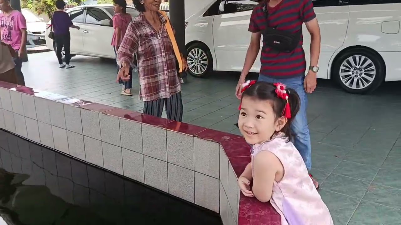 Hari pertama CNY 🧧🧨 kami satu keluarga Ngabang ke rumah saudara mara yang kahwin cina 17/2/2026